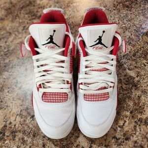 Air Jordan 4 Retro